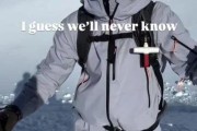 开云官网-老哥滑雪时发现雪里伸出一只脚！最终在活埋前把人挖出，惊险...