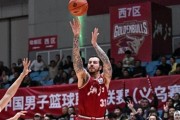 开云下载-现役国手！0分0板0助0断，1分钟3犯规，球迷：凭什么进的国家队？